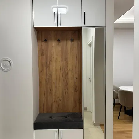 Grathus Deluxe Apartmani * Kotor Varos